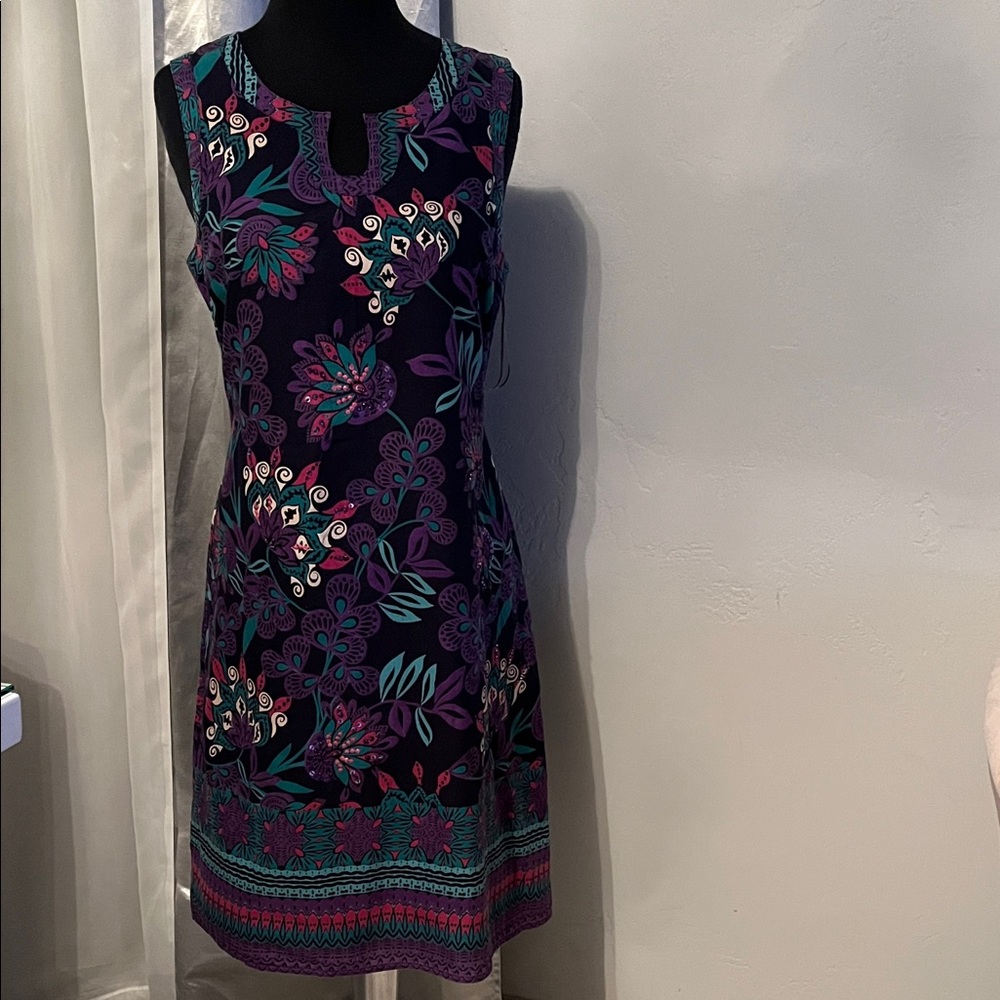Elegant Floral Sleeveless Dress in Purple